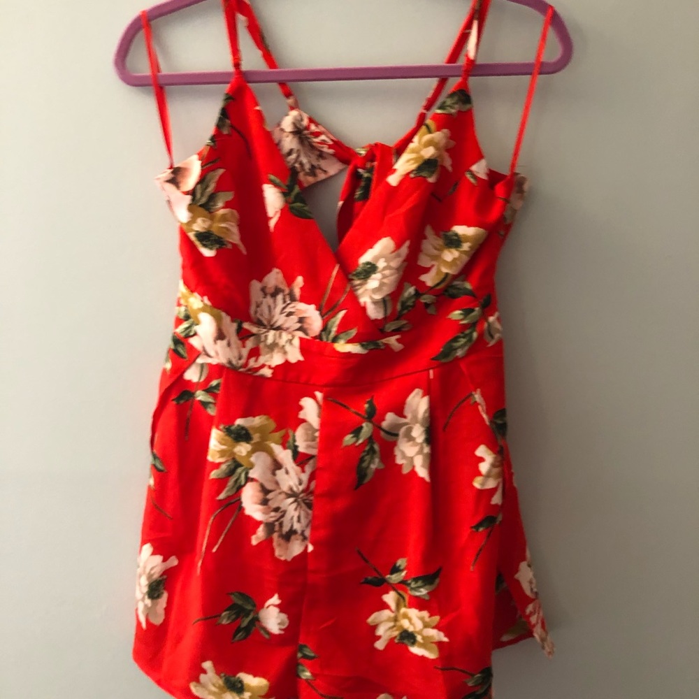 NWT FLORAL FASHION NOVA ROMPER